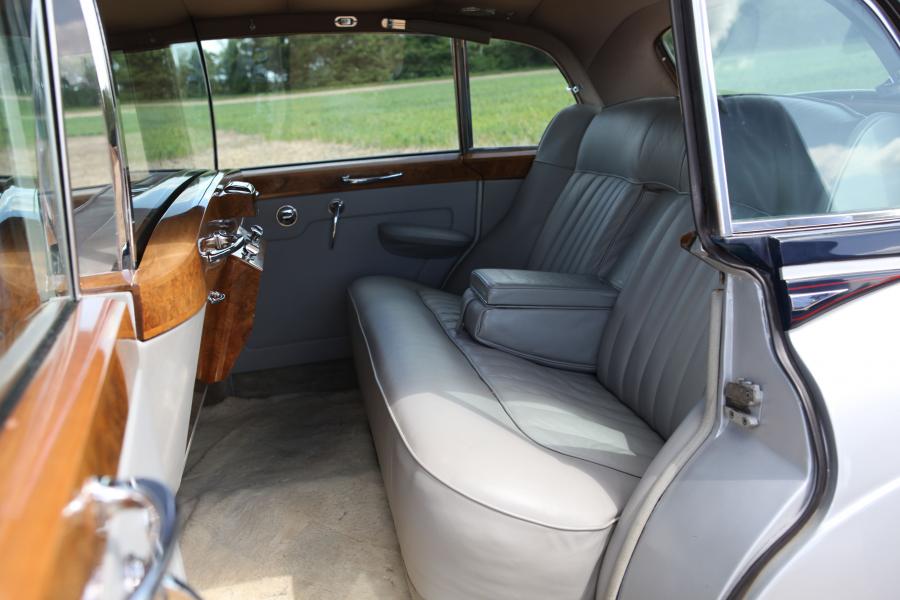  Rolls-Royce Silver Cloud LWB Saloon 1959 года  (фото 9 из 21)